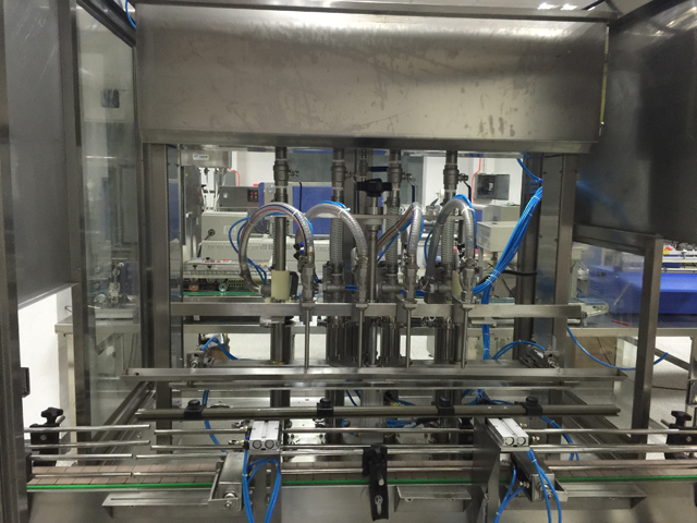 ម៉ាស៊ីនបំពេញក្បាលបួន