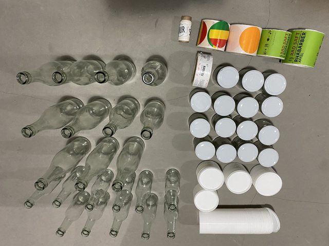 ដបរមៀលស្លាក lids samples.JPG