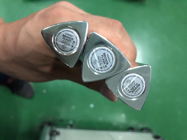 ស្លាកលេខ NO3 គំរូ lipstick.jpg