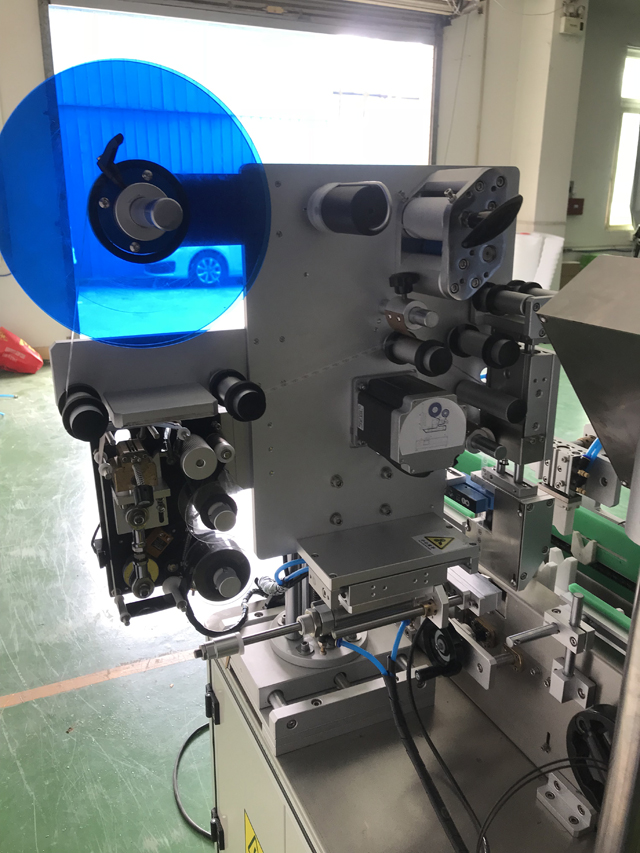 ម៉ាស៊ីនដាក់ស្លាកជាមួយ printer.jpg