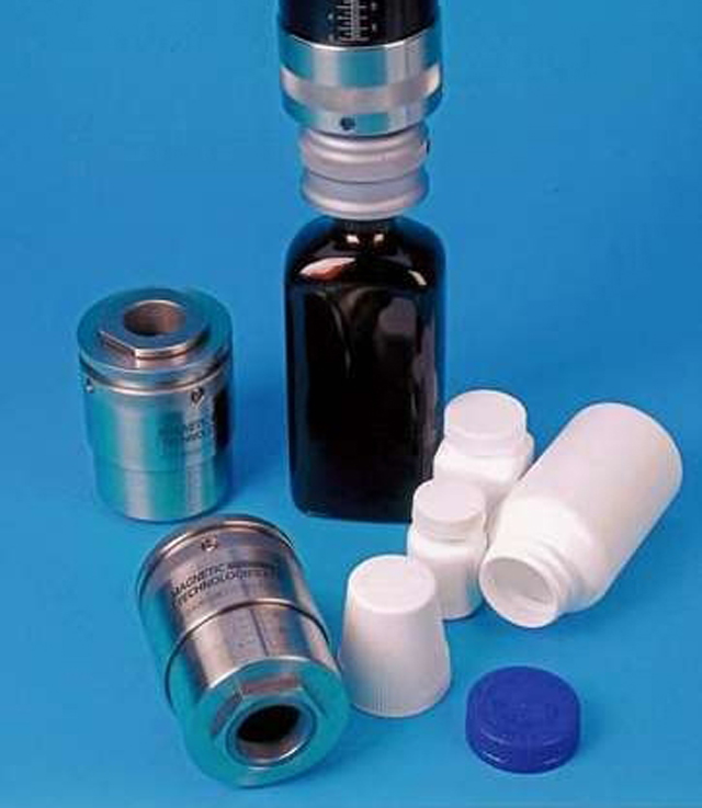 capping ក្បាលទំហំផ្សេងគ្នា bottles.jpg
