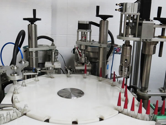 ថ្នាំលាបក្រចកបំពេញ rotary capping.jpg