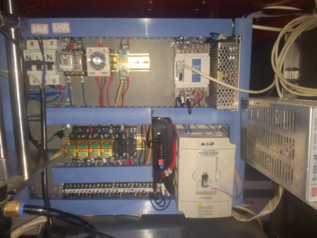relays for filling sealing machines ខាងក្នុងបំពង់អាលុយមីញ៉ូមបំពេញម៉ាស៊ីនផ្សាភ្ជាប់.jpg