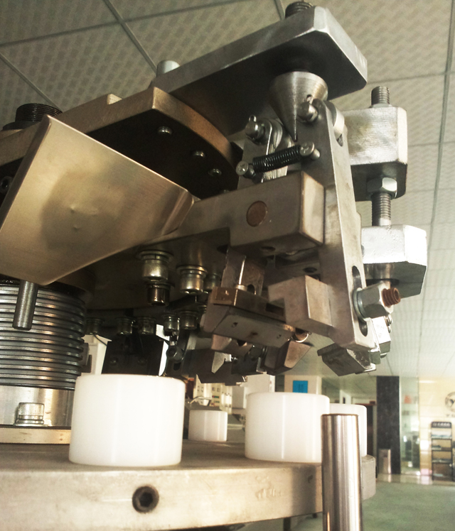 sealer part for metal hose ការបំពេញការផ្សាភ្ជាប់សម្រាប់ tubes.jpg