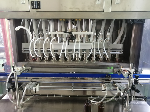 ម៉ាស៊ីនបំពេញ 12 ក្បាលជាមួយឧបករណ៍លាយកំដៅ (4.jpg