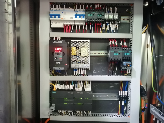 ម៉ាស៊ីនបំពេញ 12 ក្បាលជាមួយឧបករណ៍លាយកំដៅ (2.jpg