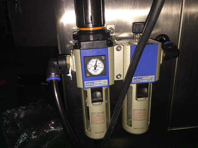 ផ្នែក pneumatic សម្រាប់បំពេញ sealing machine.jpg
