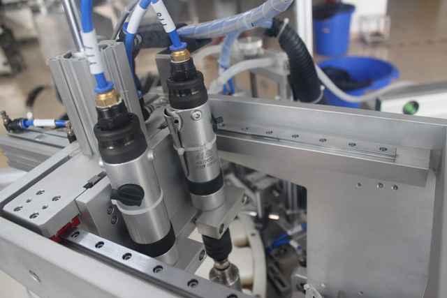 ឧបករណ៍បញ្ជាម៉ូទ័រ servo 2 ភី