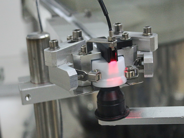 ការដាក់គ្រឿងម៉ាស៊ីននៅក្នុង details.jpg