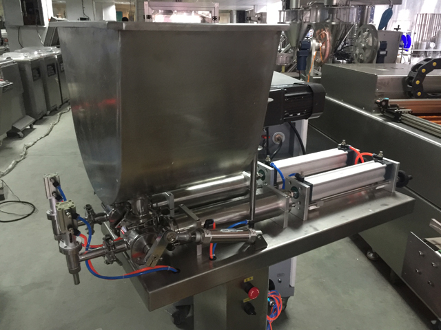 ម៉ាស៊ីនបំពេញបញ្ឈរ nozzles.JPG