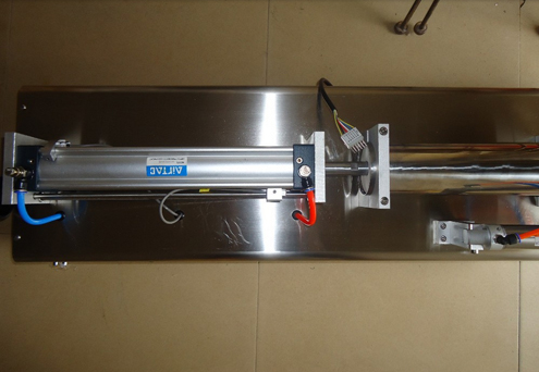 good quality liquid filling machines ស៊ីឡាំងសម្រាប់បំពេញម៉ាស៊ីន.jpg