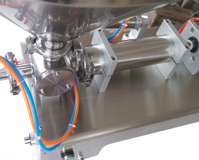 T-joint for high viscosity liquid filling T-joint សម្រាប់បំពេញ machines.jpg
