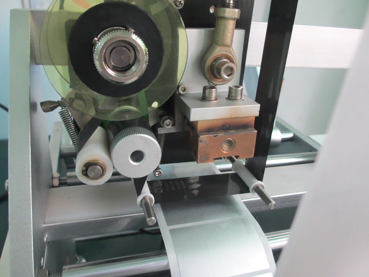 syringe labeling with printing coding function ស្លាកសញ្ញាសឺរាុំងជាមួយម៉ាស៊ីនបោះពុម្ពកូដ (5).JPG