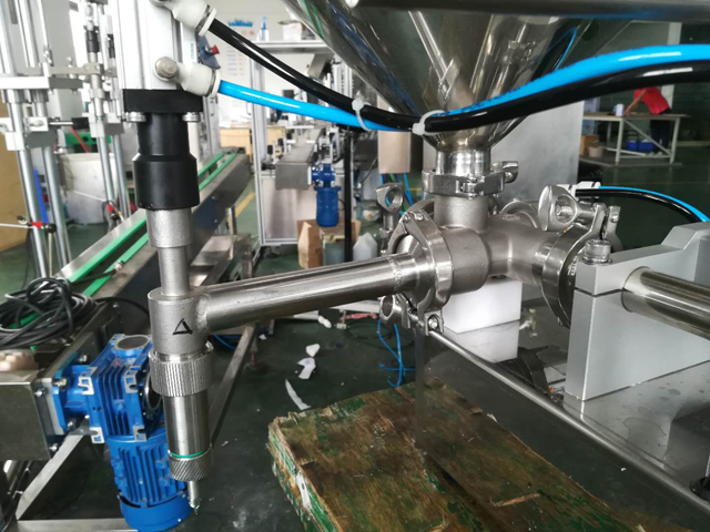 បំពេញផ្នែកក្បាលម៉ាស៊ីនសម្រាប់បំពេញ machines.jpg