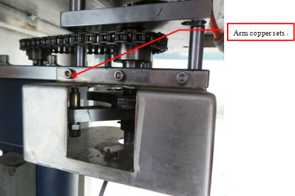 arm copper from capping screw capper equipment ឈុតស្ពាន់ដៃពី capping machine.jpg