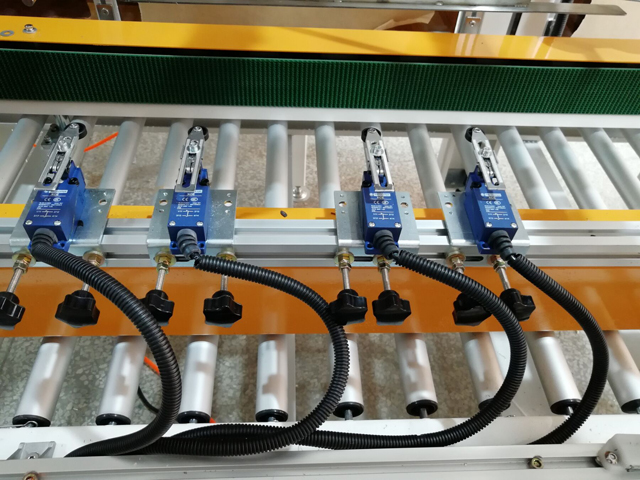 កាវ បាញ់ switch.jpg