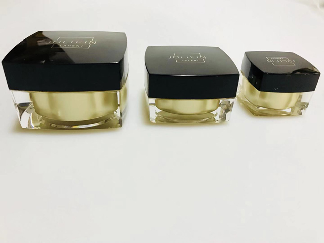 ពាងខ្មៅការ៉េសម្រាប់ការផ្សាភ្ជាប់ capper