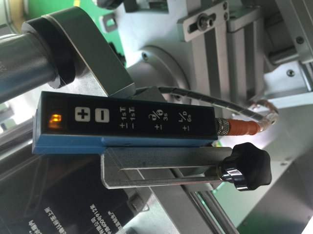 ឧបករណ៍ចាប់សញ្ញាសម្រាប់ស្វែងរកស្លាក transparent.jpg